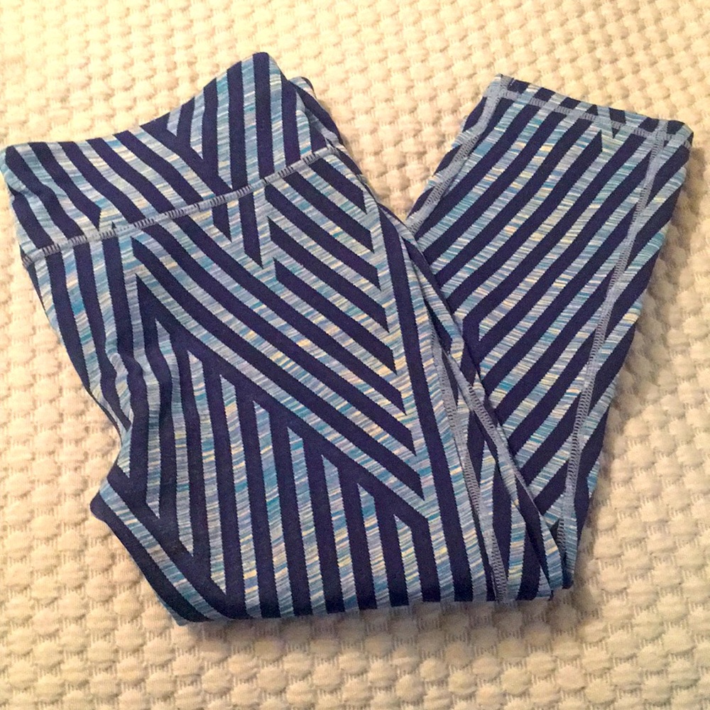 Gap capri workout pants